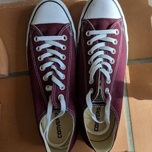 Like new men's Converse shoes!